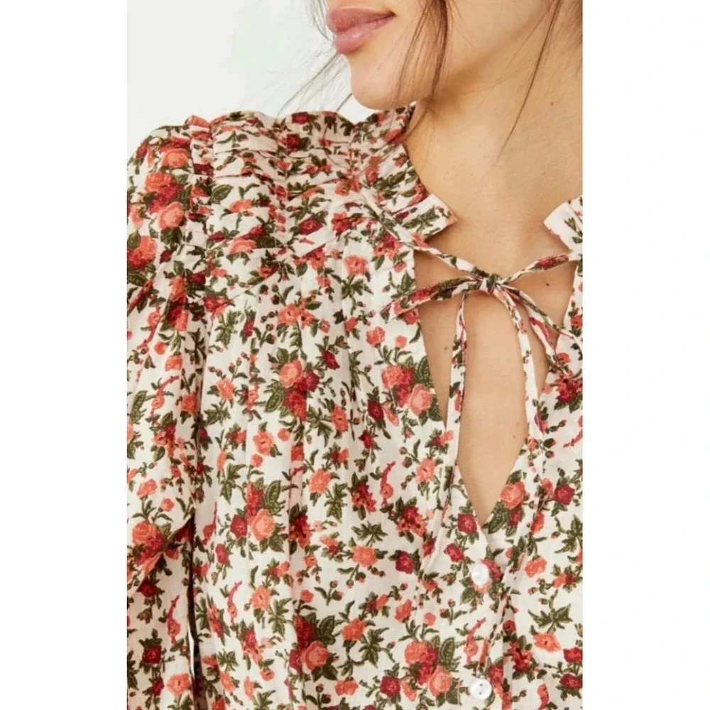 Free‎ People Floral Blouse with Tie Neck Long Sleeve Smocked  Ruffle Cuffs XS